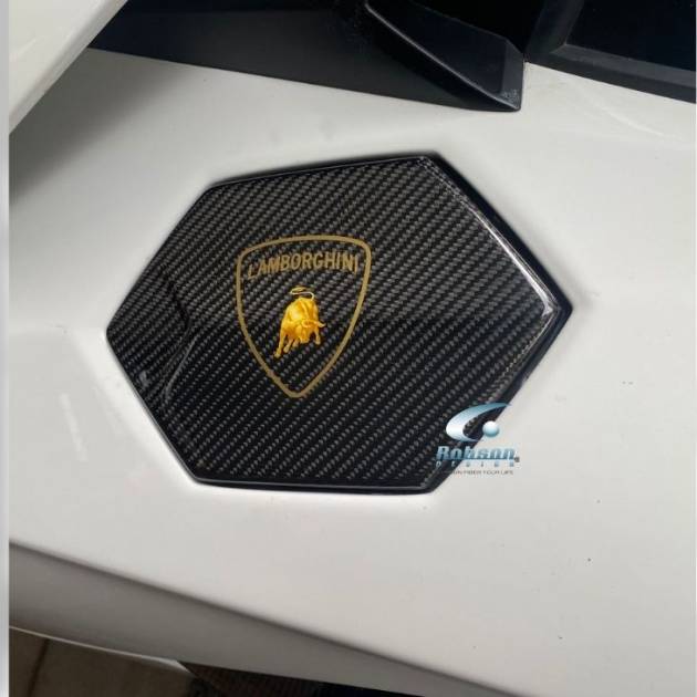 Lamborghini Aventador LP700/LP740/LP750 Premium Carbon Fiber Fuel Cover(core exchange required)