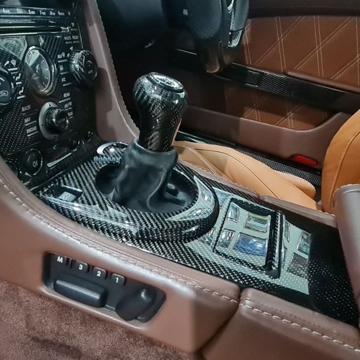 Aston Martin Vantage DB9 Carbon Fiber Gear Knob (core exchange required)