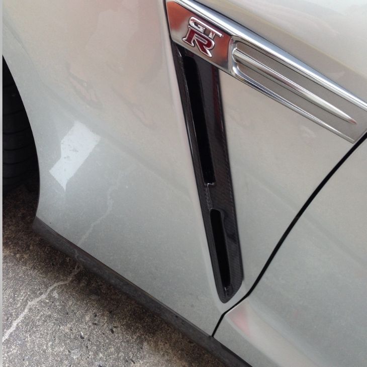 Nissan GTR R35 2009-2015 Carbon Fiber side fender fins -air intake (core exchange-required) - Image 3