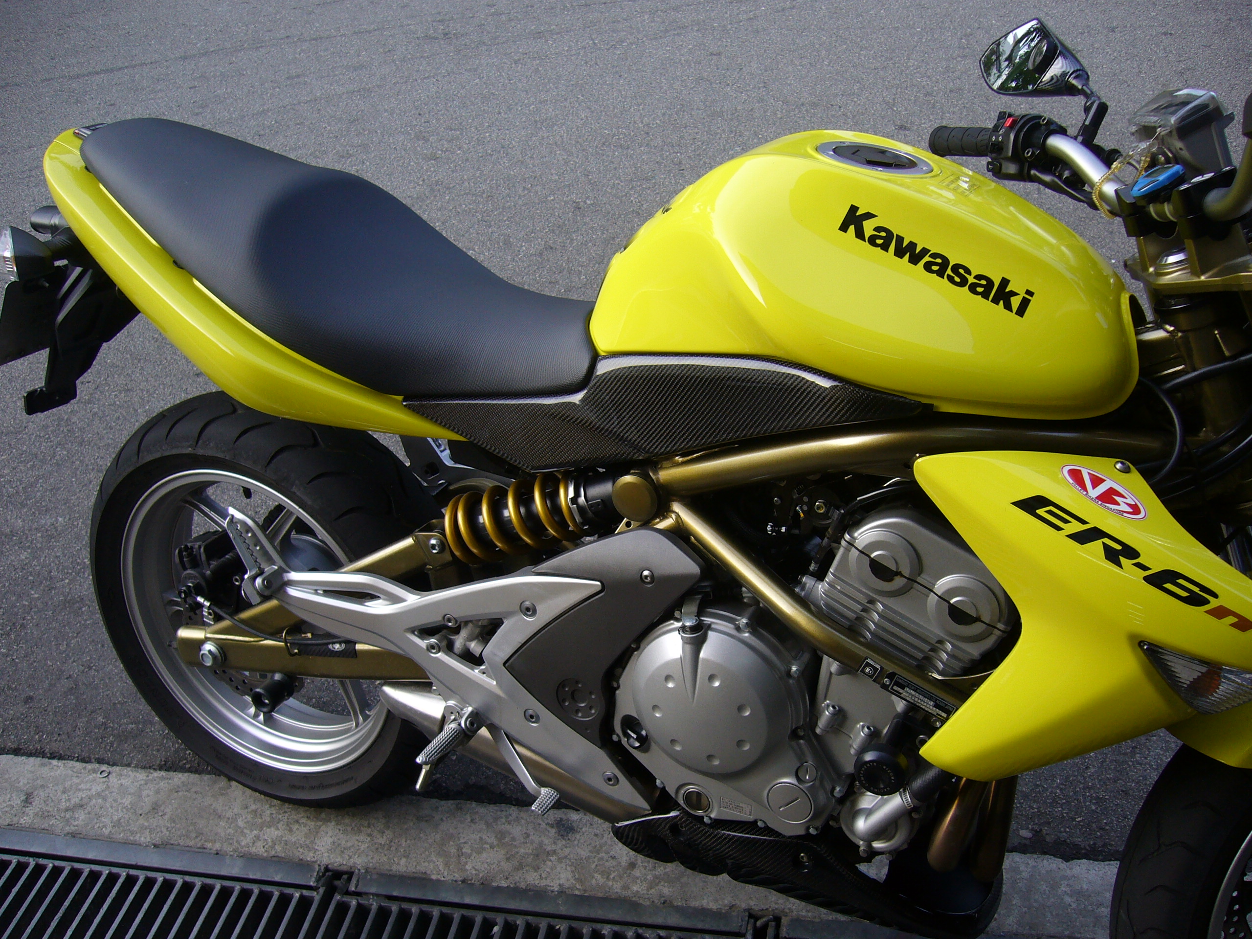 Motorcycle Kawasaki ER-6n - Image 5